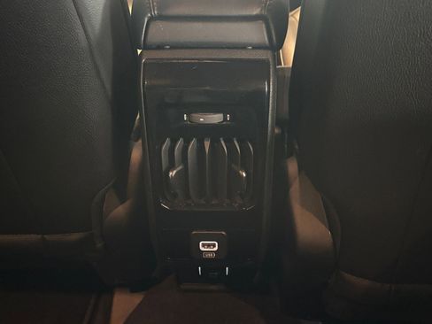 Used 2025 Jeep Compass Limited image 23