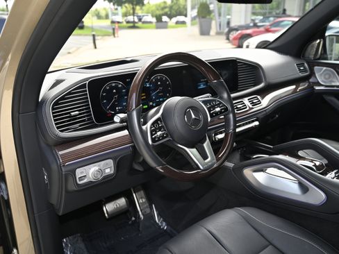 Used 2023 Mercedes-Benz Maybach GLS 600 4MATIC image 16