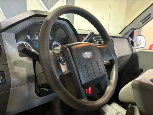 Used 2011 Ford F250 XL RWD image 10