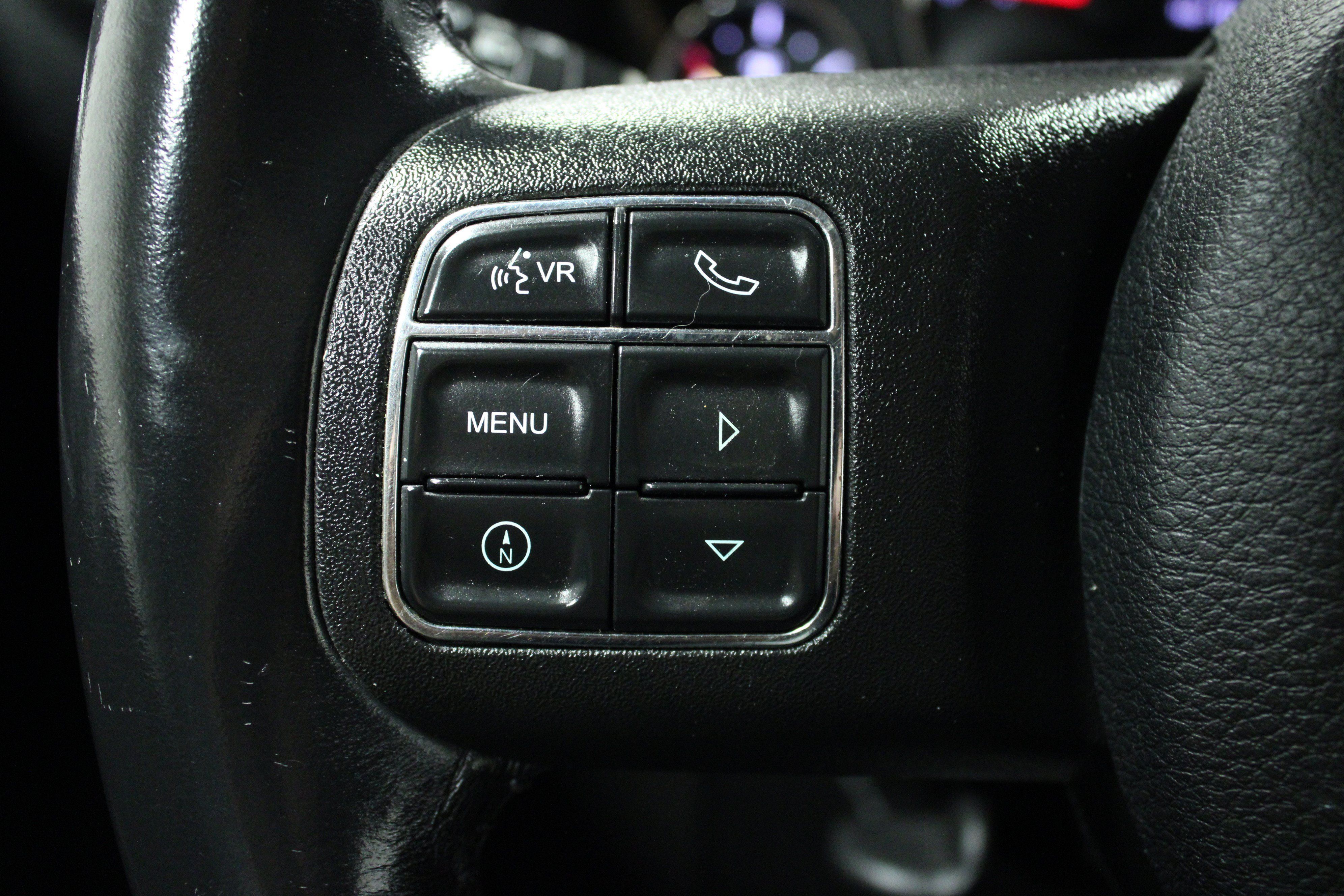 Used 2018 Jeep Wrangler Unlimited Sahara w/ Connectivity Group AWD/4WD image 20