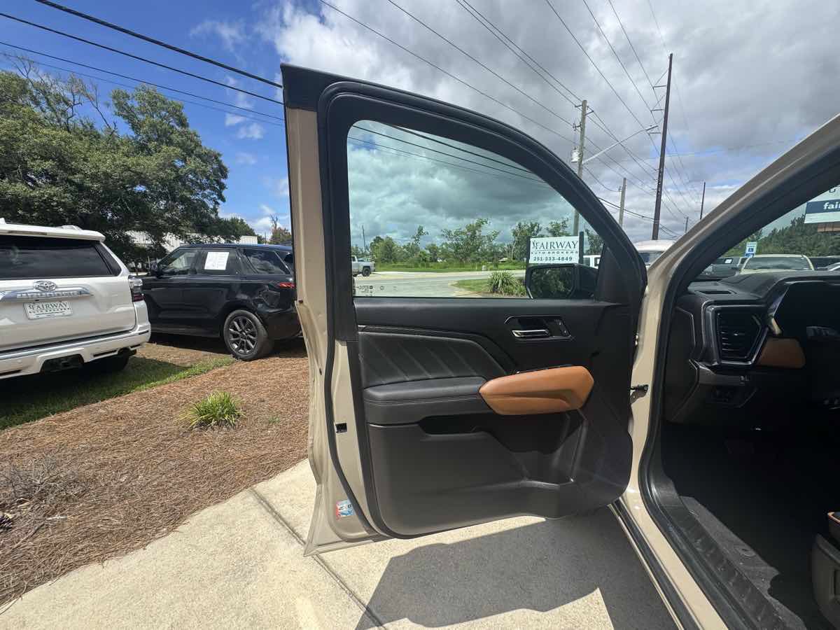 Used 2024 GMC Canyon AT4 w/ Technology Package AWD/4WD image 30