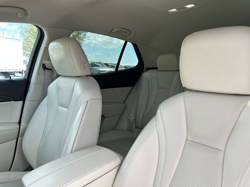 Used 2021 Buick Envision Essence w/ Technology Package I AWD/4WD image 21