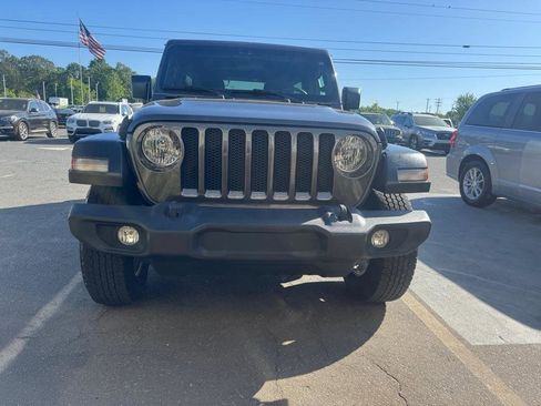 Used 2019 Jeep Wrangler Unlimited Sport S AWD/4WD image 2