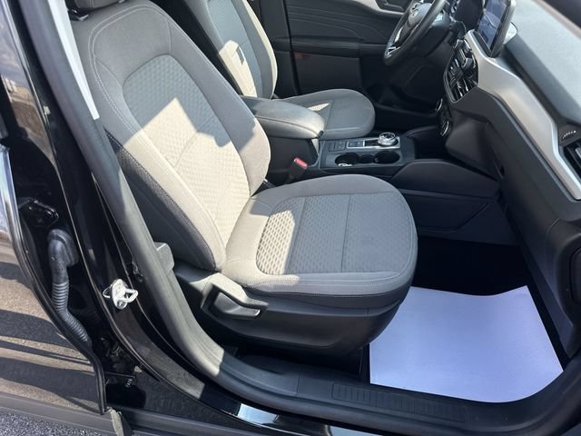 Used 2022 Ford Escape SE w/ SE Sport Appearance Package AWD/4WD image 28