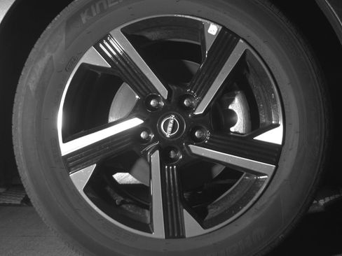 Used 2025 Nissan Sentra SV image 13