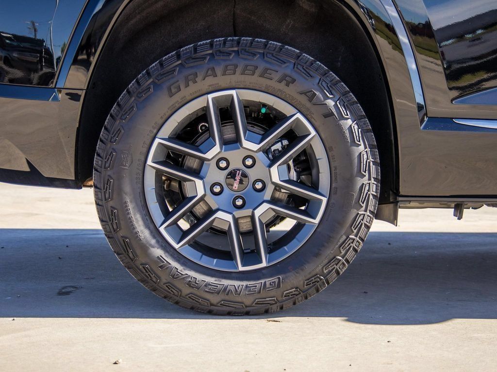 New 2026 GMC Terrain AT4 w/ Technology Package II AWD/4WD image 8