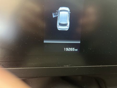 Used 2023 Kia Sportage LX image 5