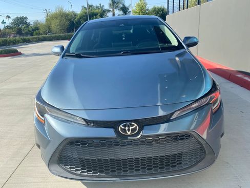 Used 2020 Toyota Corolla LE FWD image 4