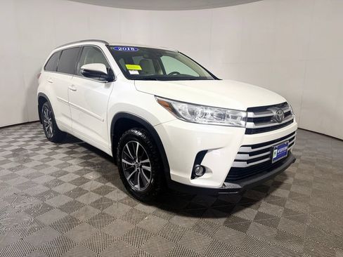 Used 2018 Toyota Highlander XLE AWD/4WD image 8