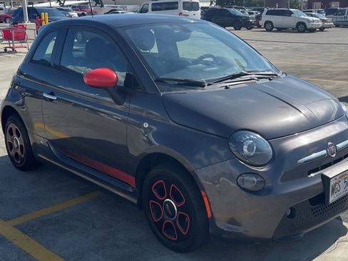 Used 2018 FIAT 500 e w/ Esport Package image 4