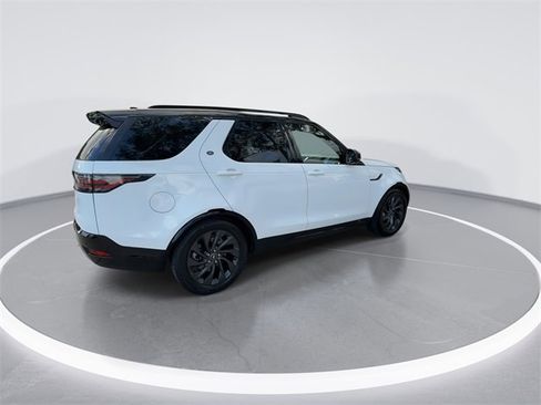 Used 2022 Land Rover Discovery S R-Dynamic image 8