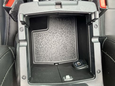 Used 2021 Jeep Wrangler Unlimited Sahara AWD/4WD image 25