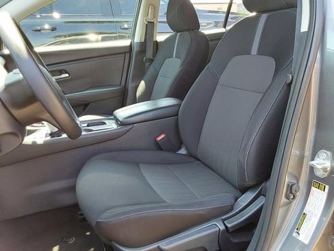 Used 2024 Nissan Sentra SV FWD image 18