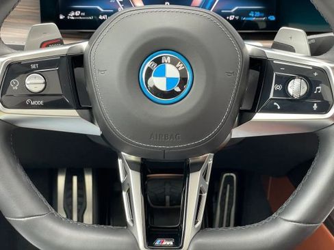Used 2024 BMW 750e xDrive AWD/4WD image 23