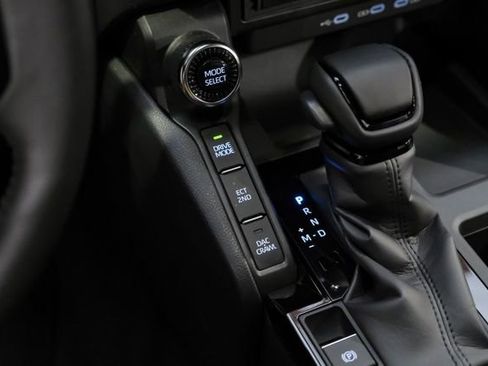 Used 2025 Toyota Land Cruiser image 54