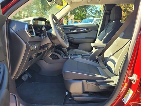 Used 2025 Chevrolet TrailBlazer LT image 12