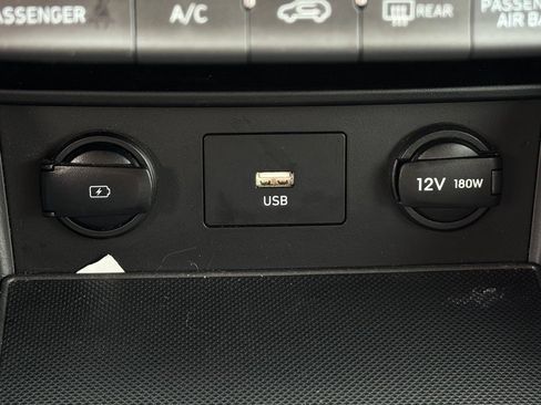 Used 2023 Hyundai Kona SEL AWD/4WD image 32