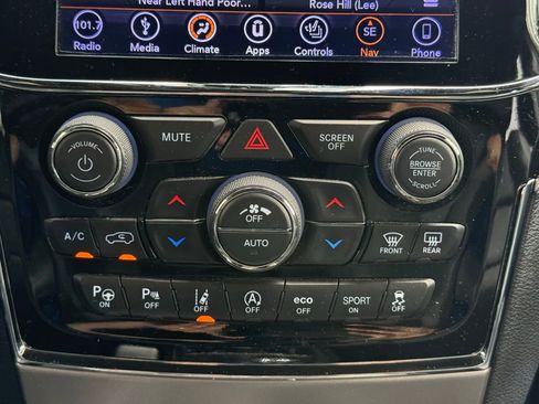 Used 2019 Jeep Grand Cherokee Overland image 15