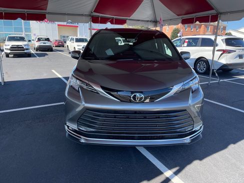 New 2026 Toyota Sienna Limited image 2