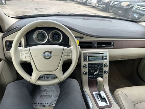 Used 2011 Volvo XC70 3.2 image 18