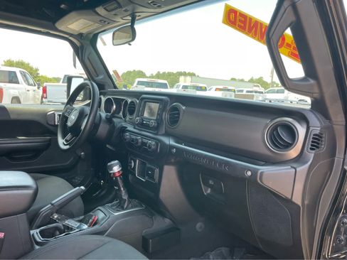 Used 2018 Jeep Wrangler Unlimited Sport AWD/4WD image 26