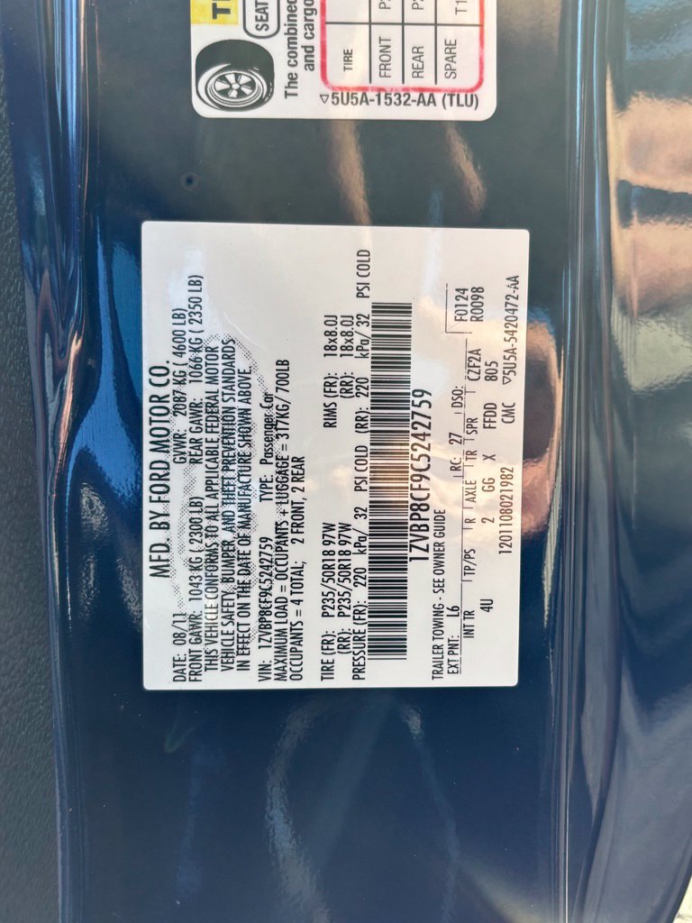 Used 2012 Ford Mustang GT Premium w/ HID Headlamps & Security Pkg RWD image 18