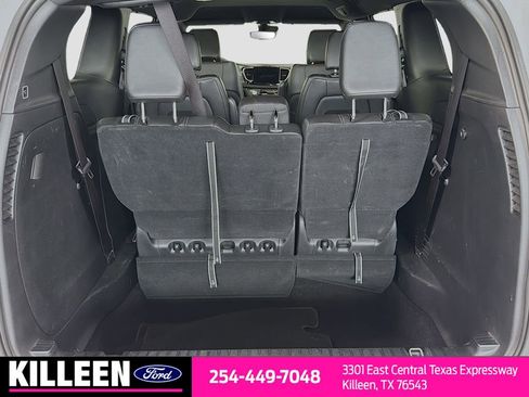 Used 2025 Chrysler Pacifica Select FWD image 7