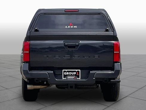 Used 2025 Toyota Tacoma TRD Sport RWD image 6