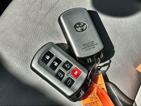 Used 2018 Toyota Sienna XLE Premium image 20