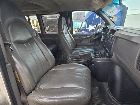 Used 2006 Chevrolet Express 1500 LS AWD/4WD image 22