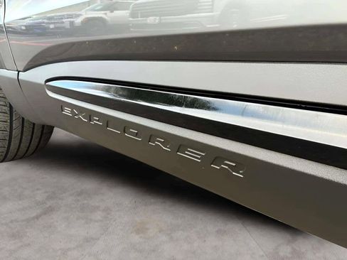 Used 2026 Ford Explorer Active RWD image 24