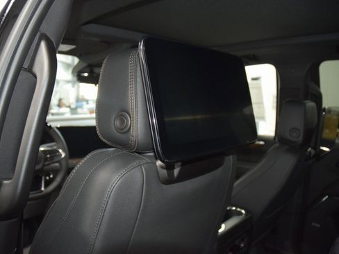 New 2026 Chevrolet Suburban High Country image 44