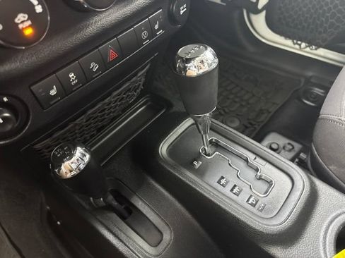 Used 2017 Jeep Wrangler Unlimited Sport AWD/4WD image 17