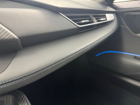 Used 2019 BMW i8 Coupe AWD/4WD image 16