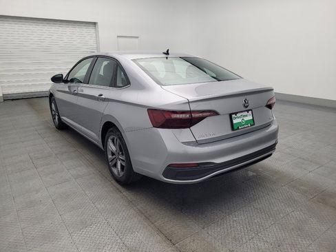 Used 2024 Volkswagen Jetta SE image 5