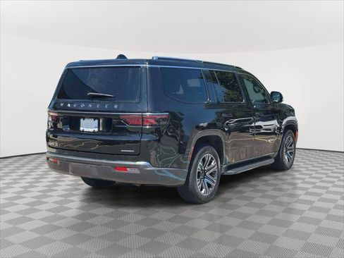 Used 2022 Jeep Wagoneer Series III AWD/4WD image 7