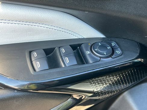 Used 2024 Chevrolet Trax LT image 29