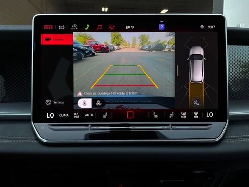 Used 2026 Volkswagen Tiguan SE FWD image 36