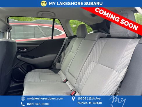 Used 2025 Subaru Outback Premium AWD/4WD image 12