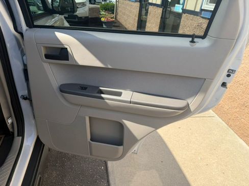Used 2012 Ford Escape XLT AWD/4WD image 29