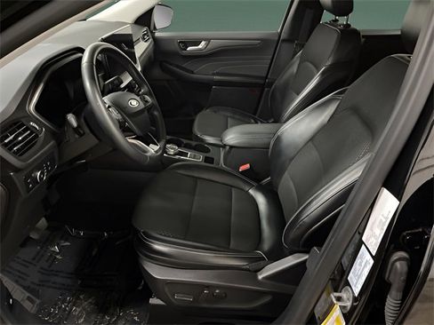 Used 2024 Ford Escape SE image 11