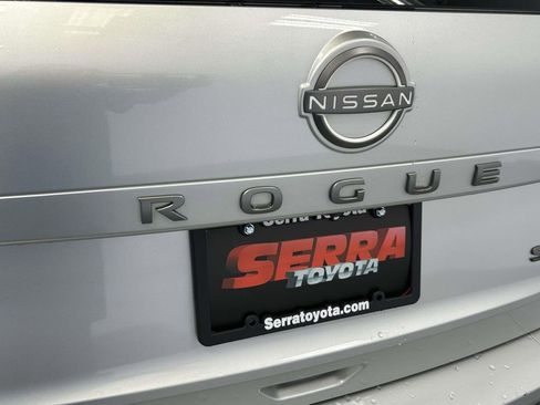 Used 2024 Nissan Rogue SV FWD image 10