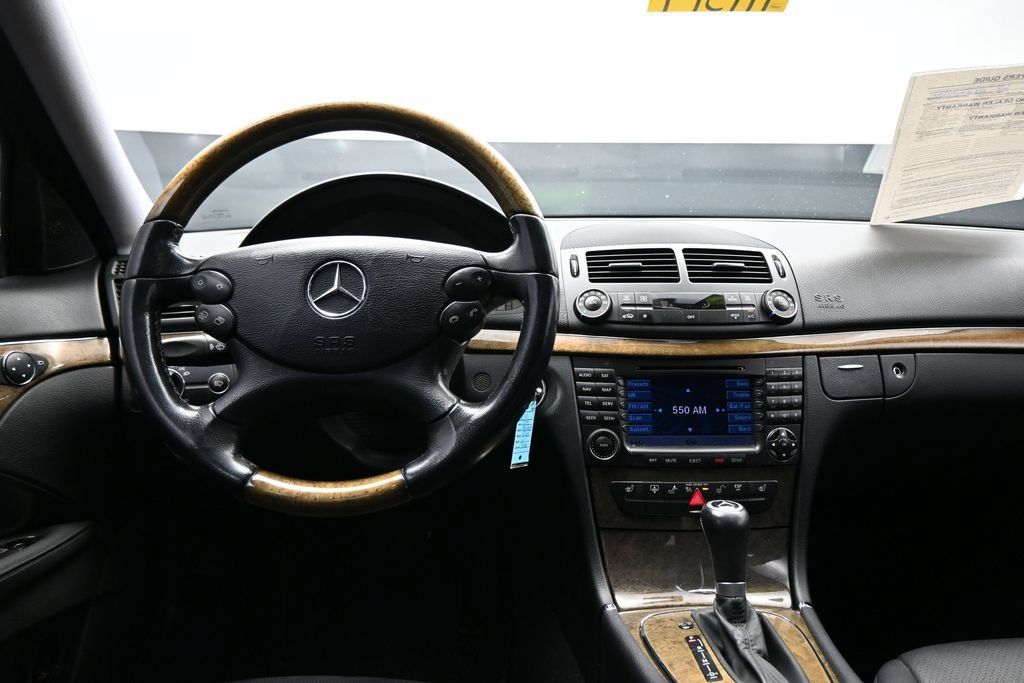 Used 2008 Mercedes-Benz E 350 4MATIC Sedan image 15