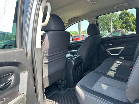 Used 2021 Nissan Titan SV w/ SV Convenience Package AWD/4WD image 22