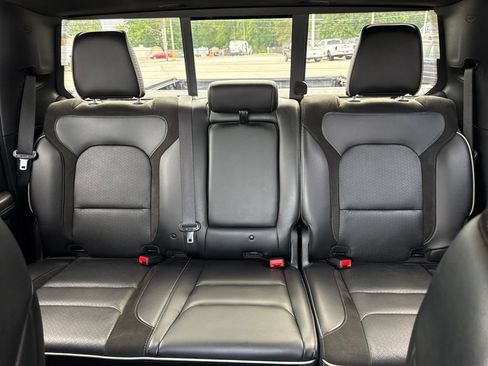 Used 2023 RAM 1500 Laramie AWD/4WD image 36