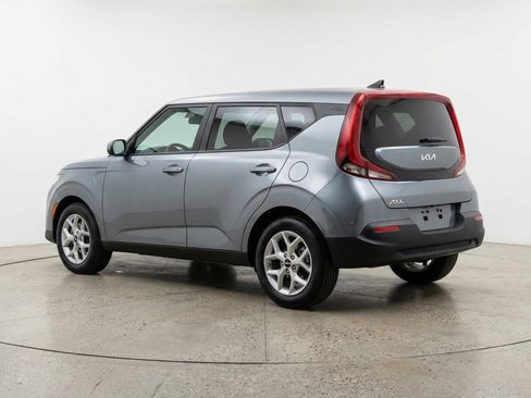 Used 2025 Kia Soul LX w/ LX Technology Package FWD image 6