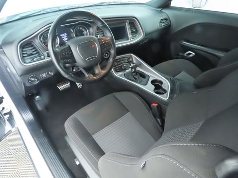 Used 2022 Dodge Challenger R/T image 9