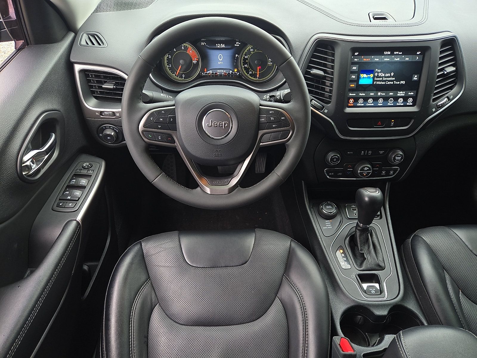 Used 2022 Jeep Cherokee Latitude Lux w/ Mopar Interior Package AWD/4WD image 11
