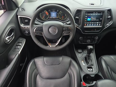 Used 2022 Jeep Cherokee Latitude Lux w/ Mopar Interior Package AWD/4WD image 11