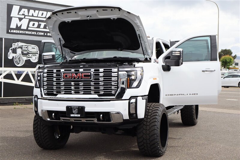 Used 2025 GMC Sierra 3500 Denali w/ Denali Reserve Package AWD/4WD image 37